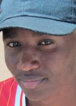 Emmanuel из Migori 18 лет