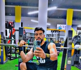 Amin31, 35, Mascara