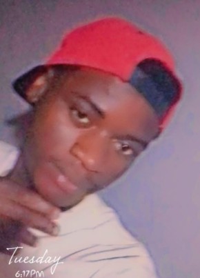 Diya, 19, Cameroon, Bamenda