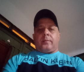 Daniel, 60, Medellin