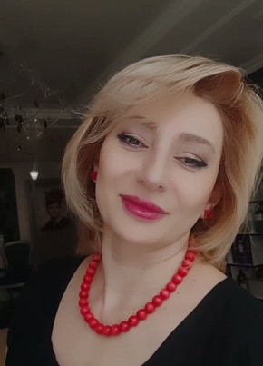 Меги, 47, Россия, Москва