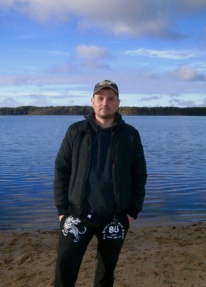 Ivan, 38, Russia, Pskov