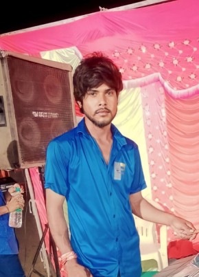 સુરેશ, 18, India, Ahmedabad