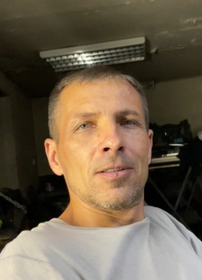Андрей из Владивостока 49 лет