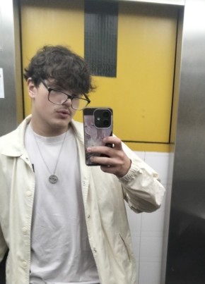 Rafael из Linda-a-Velha 18 лет