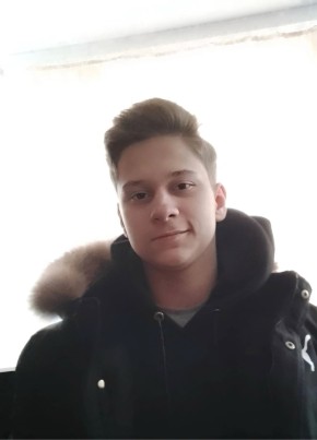 Денис из Костромы 18 лет