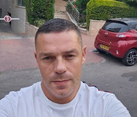 Vano, 44, Rishon LeZiyyon