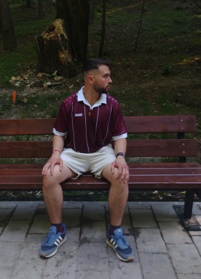 Matteo из Suceava 22 года