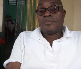 Picus, 56 лет, Lomé