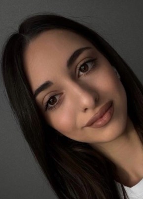 Карина из Paris 23 года