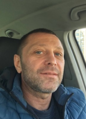 Кирилл из Санкт-Петербурга 49 лет