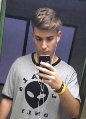 Juan, 19, Estado Español, La Villa y Corte de Madrid