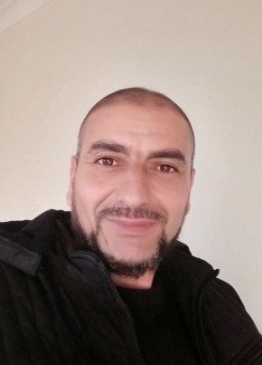 Lyes Bourraad из Algiers 44 года