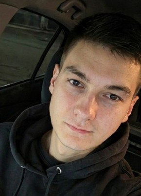 Сергей из Крымска 22 года