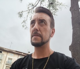 Miguel, 36, Logrono