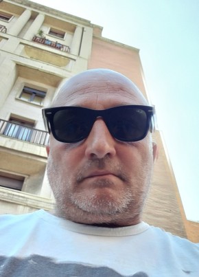 Gennaro , 53, Repubblica Italiana, Napoli