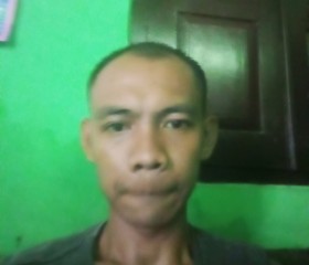 dio, 33, Semarang