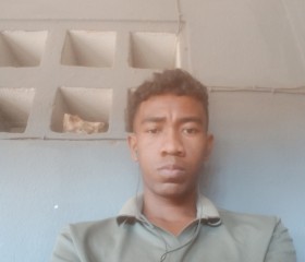 Sitraka, 28, Mahajanga