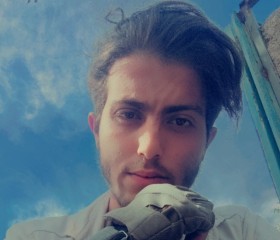 حمودي, 20, Vienna
