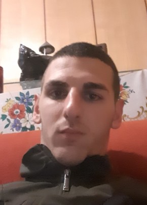 Атанас , 26, Република България, Варна