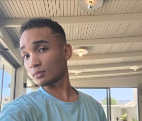 Emmanuel, 24, Port Louis