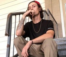 Nikolai, 29, Sherrelwood