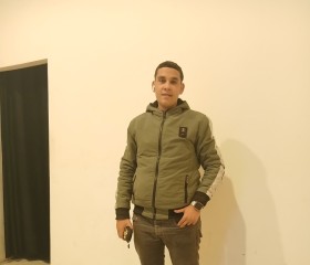 Yahya, 21, Cairo