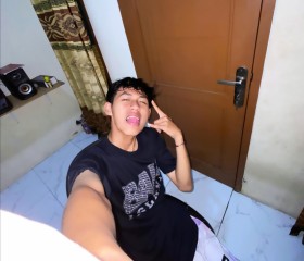 just r, 19, Jakarta