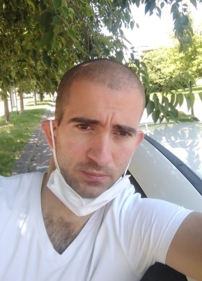 Diego , 40, Repubblica Italiana, Milano