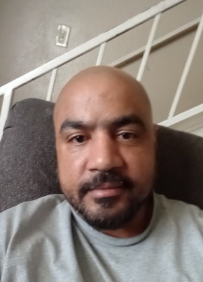 Montel, 41, United States of America, Reno