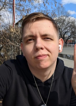 Денис из Шелехова 22 года