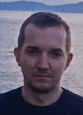 Максим из Большого Камени 37 лет
