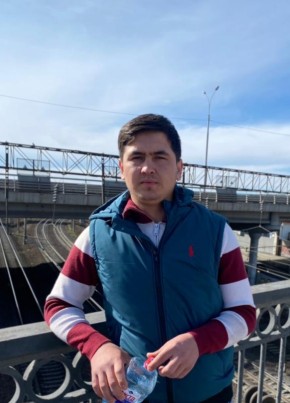 Диловар Абдурахм из Троицк (Московской обл.) 21 год