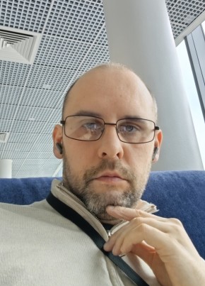 Антон из Санкт-Петербурга 42 года