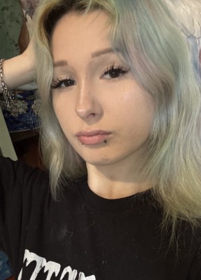 Арина из Ярославли 18 лет