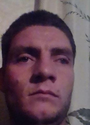Слава Спиредонов из Кургана 38 лет