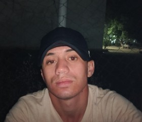 Adel, 20, Algiers