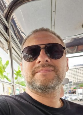 Анатолий из Владивостока 40 лет