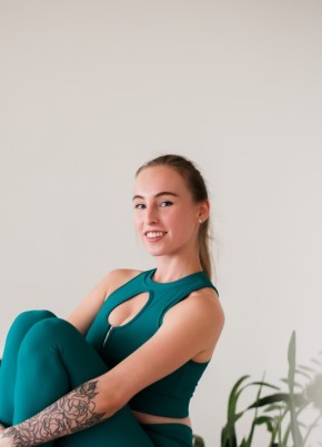 Яна из Владивостока 27 лет