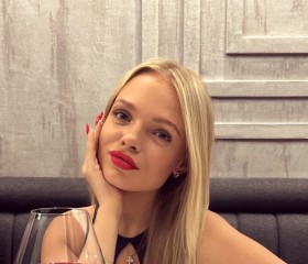 Elena, 24, Moscow