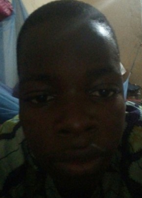 Emmanuel, 18, République Togolaise, Lomé