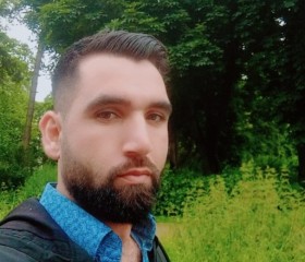 Mustafa, 33, Brussels