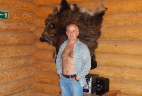 Viktor, 58 - Just Me