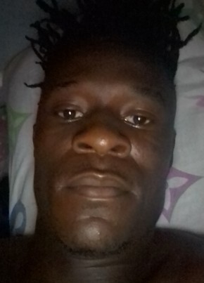Thomas из Monrovia 18 лет