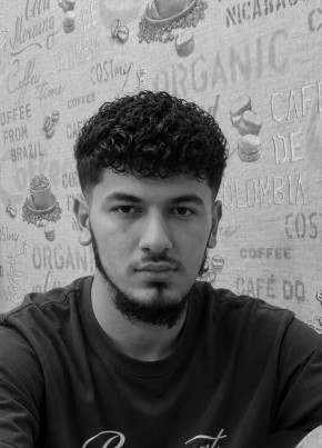 Амир из Чехова 19 лет