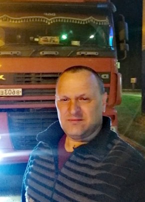 Роман, 44, Россия, Псков