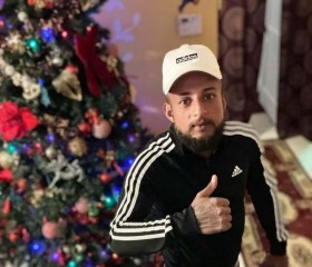 Gigi Stoican, 29, Saumur