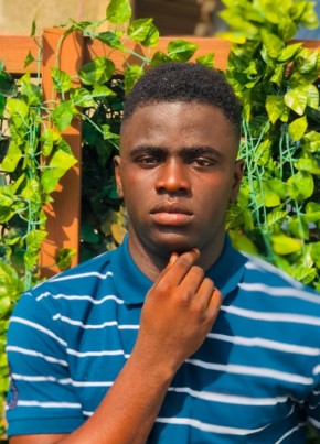 Emmanuel, 19, Liberia, Monrovia