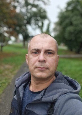 Вячеслав из Незлобнаи 42 года