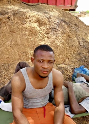 Mohamed m wongo, 30, Sierra Leone, Makeni